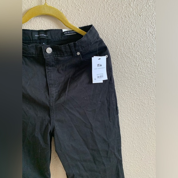 Free Assembly Girls Black Carpenter Wide Leg Jeans NWT 🌴 - Picture 3 of 10